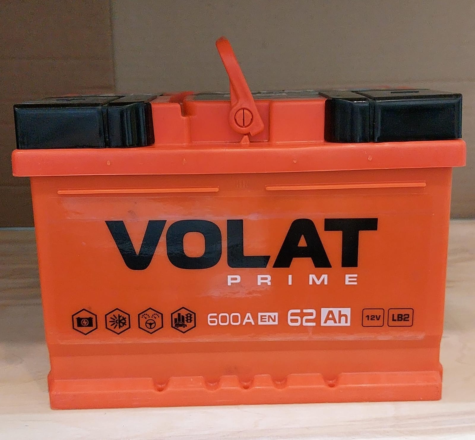 Аккумулятор VOLAT Prime 12V 62Ah 600A L+ (низкий) 242x175x175
